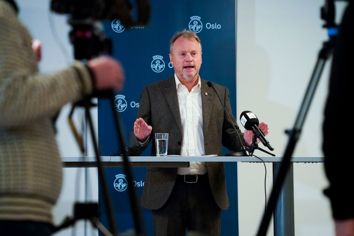 Byrådsleder Raymond Johansen (Ap) i Oslo er blant storbylederne som har kritisert regjeringen for ikke å ha vært godt nok forberedt på pandemien.