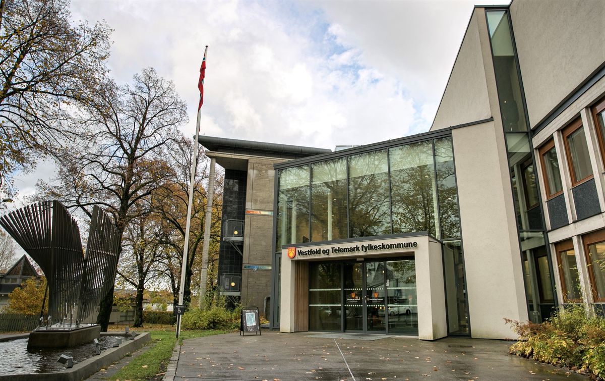 Uroen i Vestfold og Telemark fylkeskommune ser ikke ut til å legge seg.