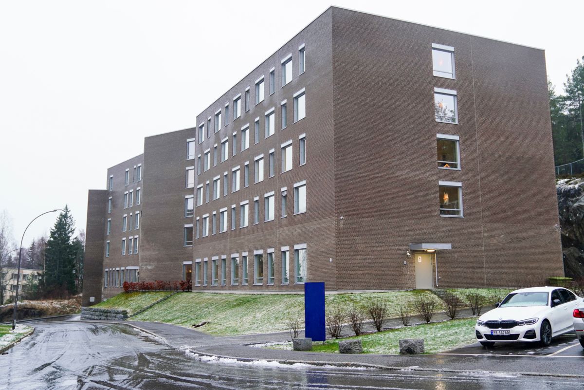 Oslo kommune melder mandag kveld om nye smittetilfeller av koronaviruset ved Ellingsrudhjemmet. En av de smittede var ferdigvaksinert mot smitte.