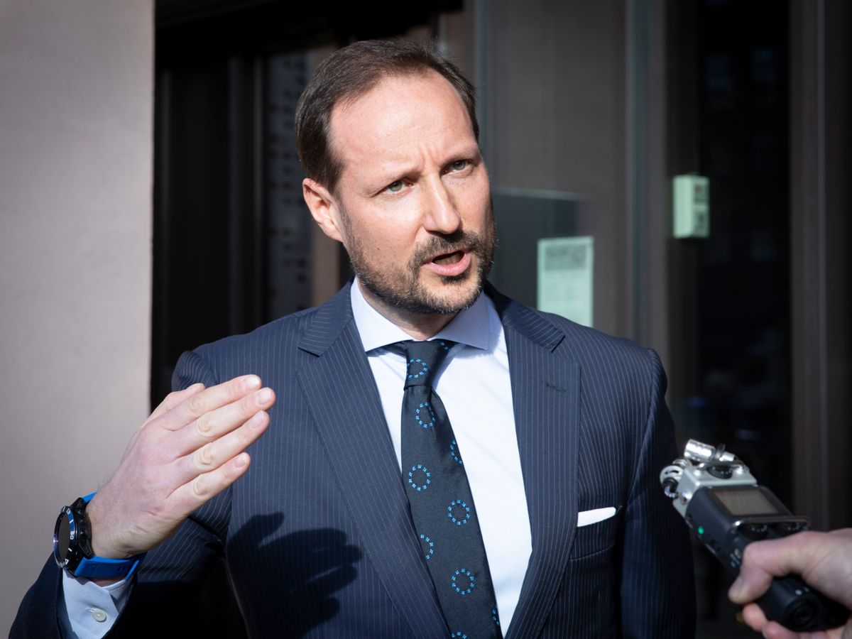 Kontrollutvalget intervjuer Kronprins Haakon etter hans deltakelse på KS kommunalpolitiske toppmøte på The Hub i Oslo.