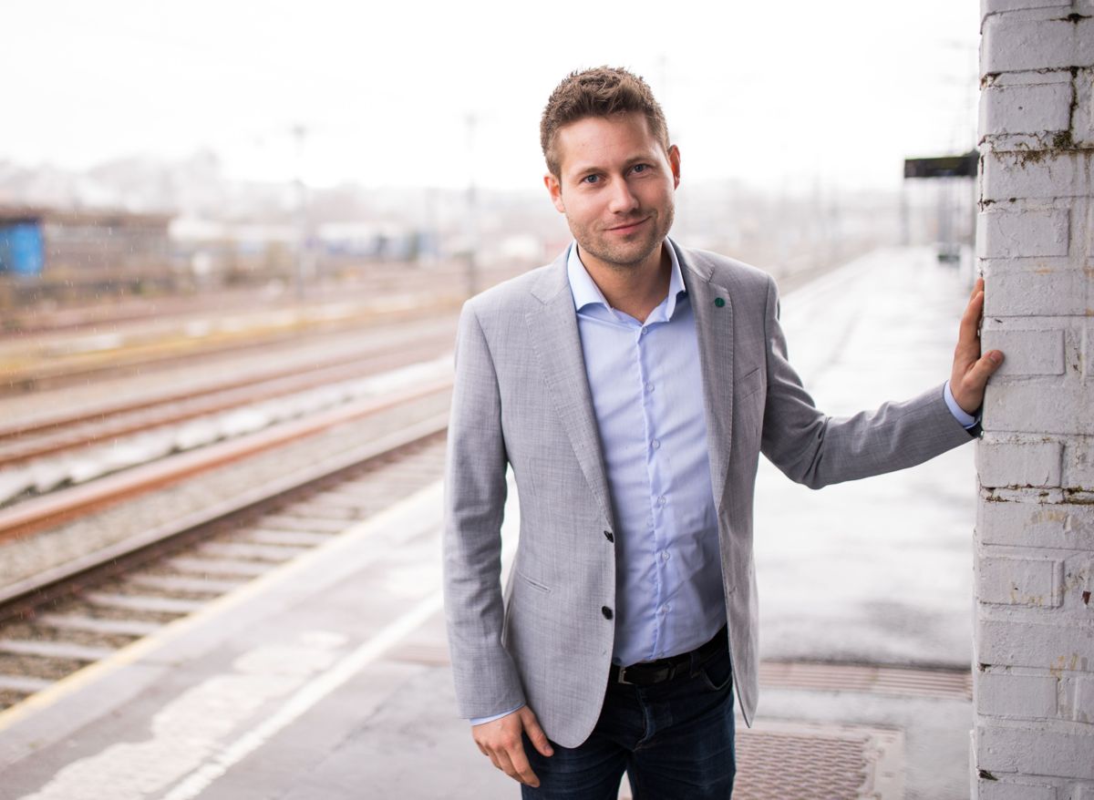 Fylkespolitiker Kjartan Alexander Lunde (V) ønsker kjønnsnøytrale yrkestitler velkommen, også i Rogaland fylke.