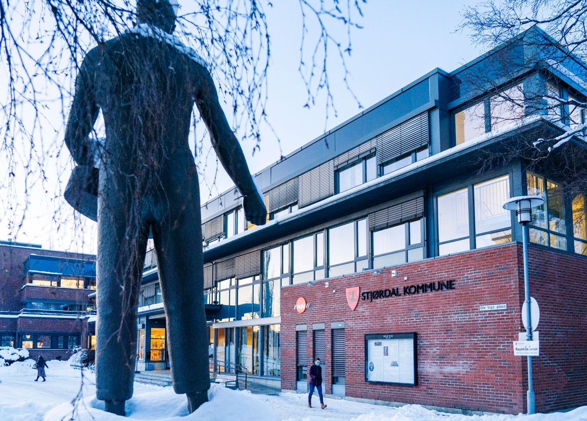 Våre undersøkelser viser at betingelser fortsatt er viktig for kandidatene, men dette blir mindre viktig for hvert år, skriver Espen Steinsrud.