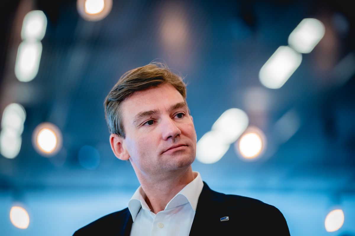Juristforbundet er enig med forsknings- og høyere utdanningsminister Henrik Asheim (H) i at kommunene trenger flere jurister, men tror ikke mangel på utdanningsplasser er problemet.