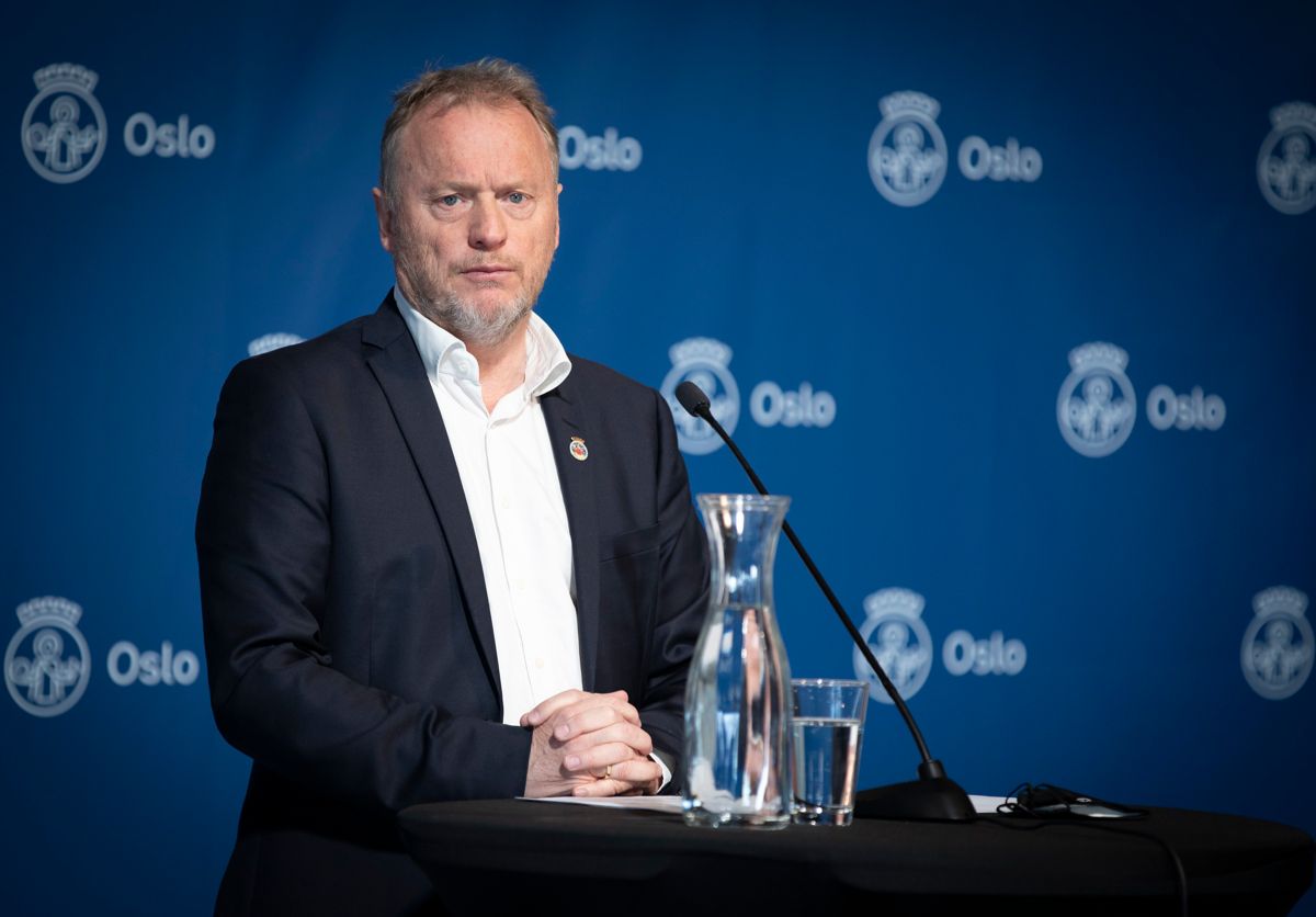 Byrådsleder Raymond Johansen i Oslo har bedt helsemyndighetene om råd.