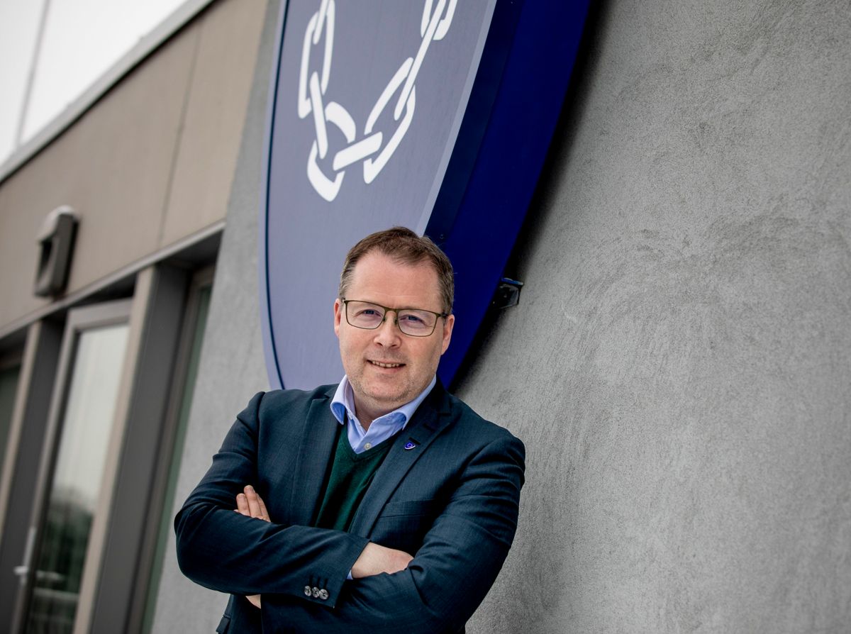 KS-leder Bjørn Arild Gram blir utfordret av fastlege og veilederkoordinator Peter Prydz når det gjelder kvalifisert rådgivning fra KS til kommunene om legetjenesten.