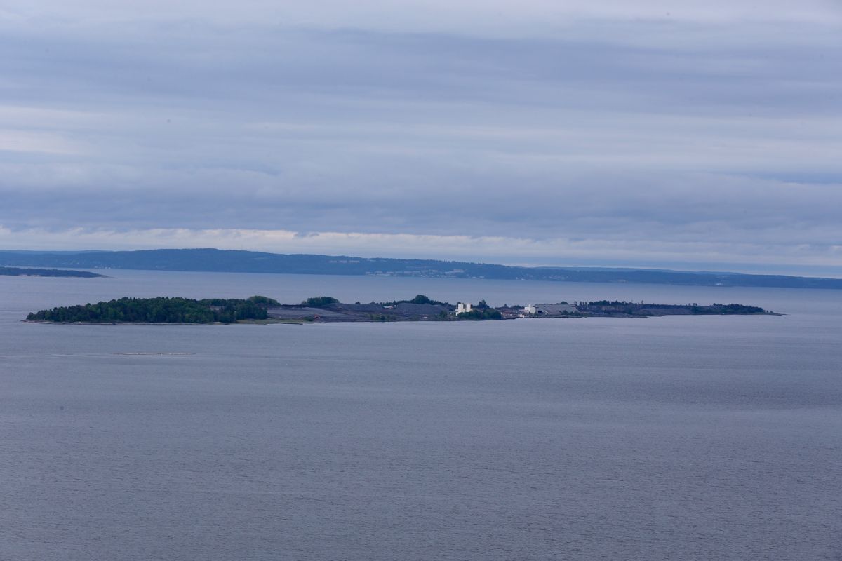 Miljødirektoratet sier det blir sluppet ut altfor mye nitrogen i Oslofjorden, her fra Langøya i Ytre Oslofjord.