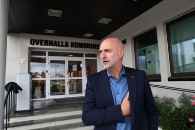 Slik var Overhalla-ordfører Per Olav Tyldum (Sp) muligens antrukket før han dro ut på storfugljakt rundt lunsjtid valgdagen. Han lader opp til valgvake i Steinkjer.