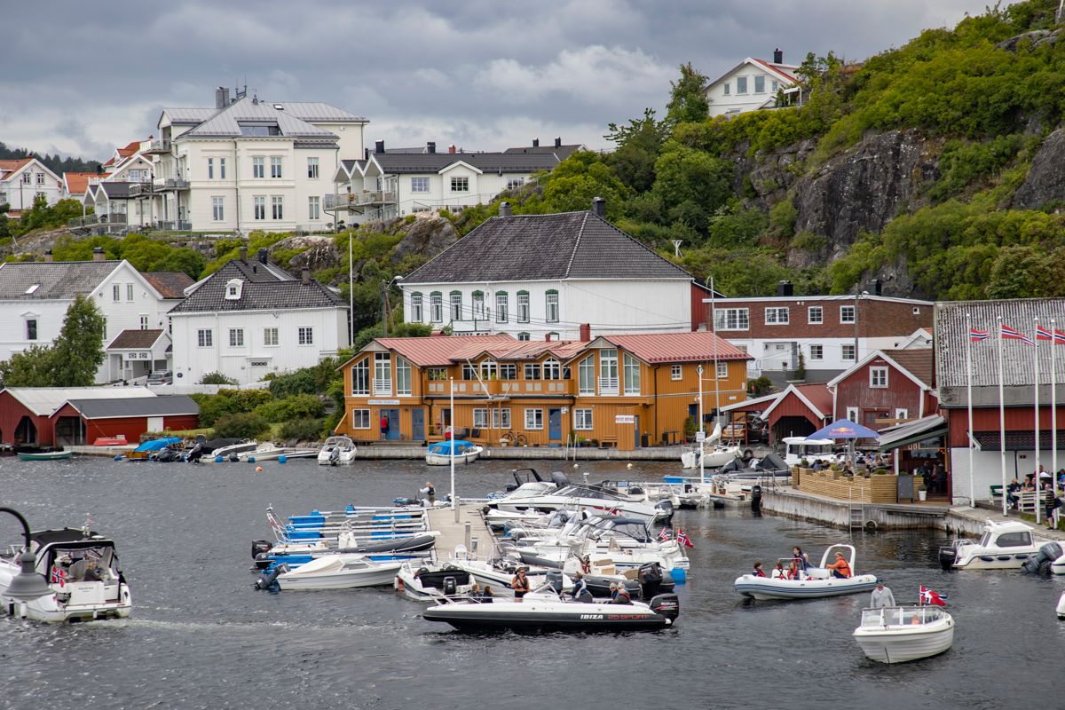Mindre byer som Kragerø er viktige, men blir glemt, mener Linda Hofstad Helleland (H).
