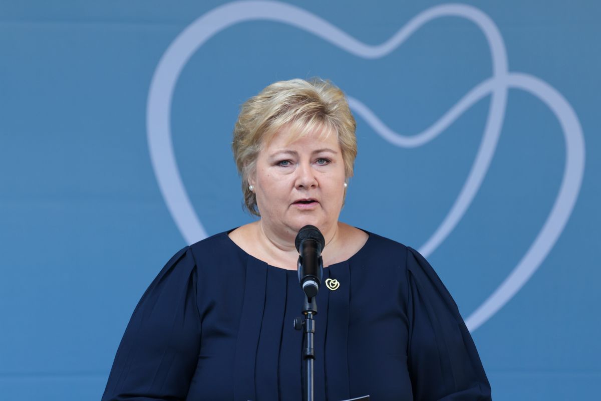 Statsminister Erna Solberg (H) og Statsministerens kontor får kritikk for en video som Tankesmien Agenda mener er ren valgkamp.
