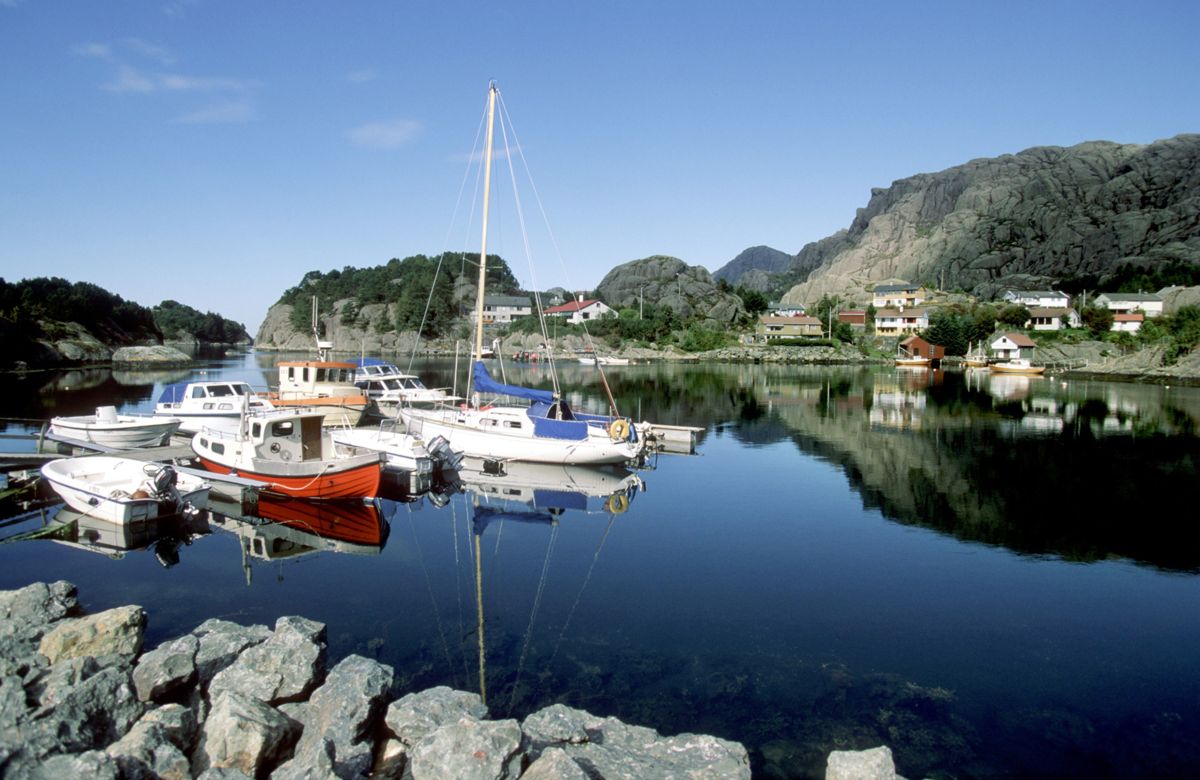 Solund kommune oppgir at de det siste året ikke har gitt dispensasjoner til å bygge verken i strandsonen, på jordbruksareal eller langs ferskvann.