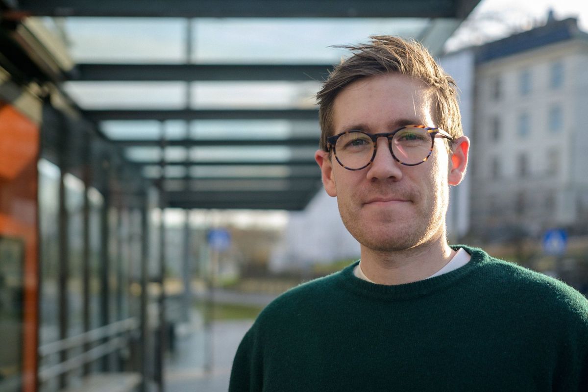 Thor Haakon Bakke (MDG), byråd for klima, miljø og byutvikling i Bergen, ber departementet vurdere lenger frist for parlamentarisk styrte kommuner.