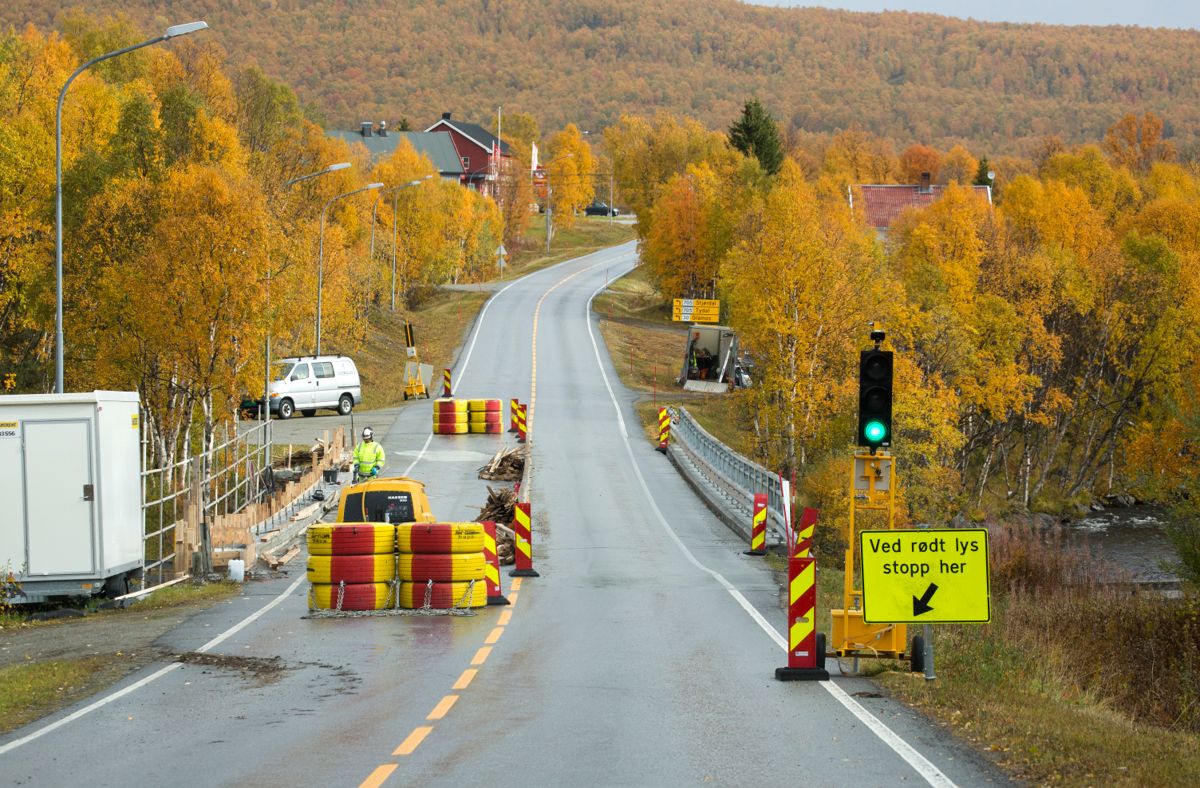 Vedlikehold av fylkesveier sørger for at selskaper som Mesta, Veidekke og Presis Vegdrift kommer høyt på lista over leverandører til kommunesektoren.