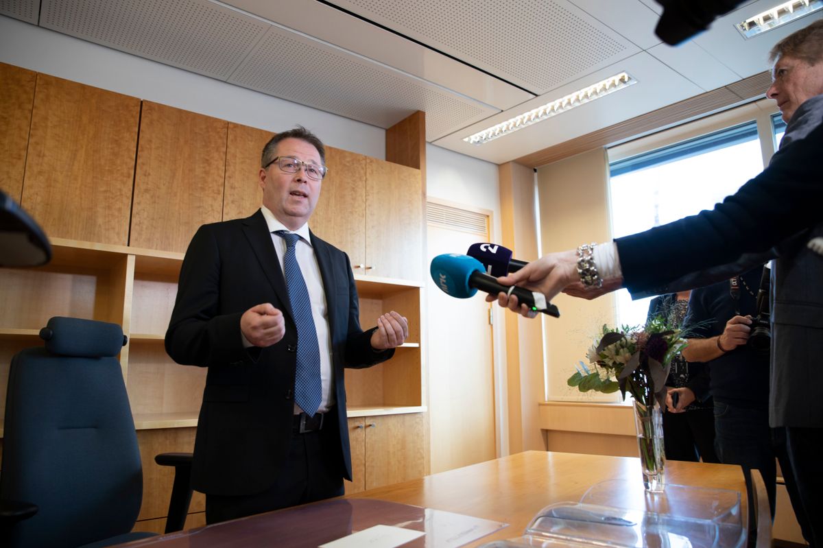 Kommunalminister Bjørn Arild Gram (Sp) mener Troms og Finnmark har sendt søknad om oppdeling, selv om utredningen mangler.