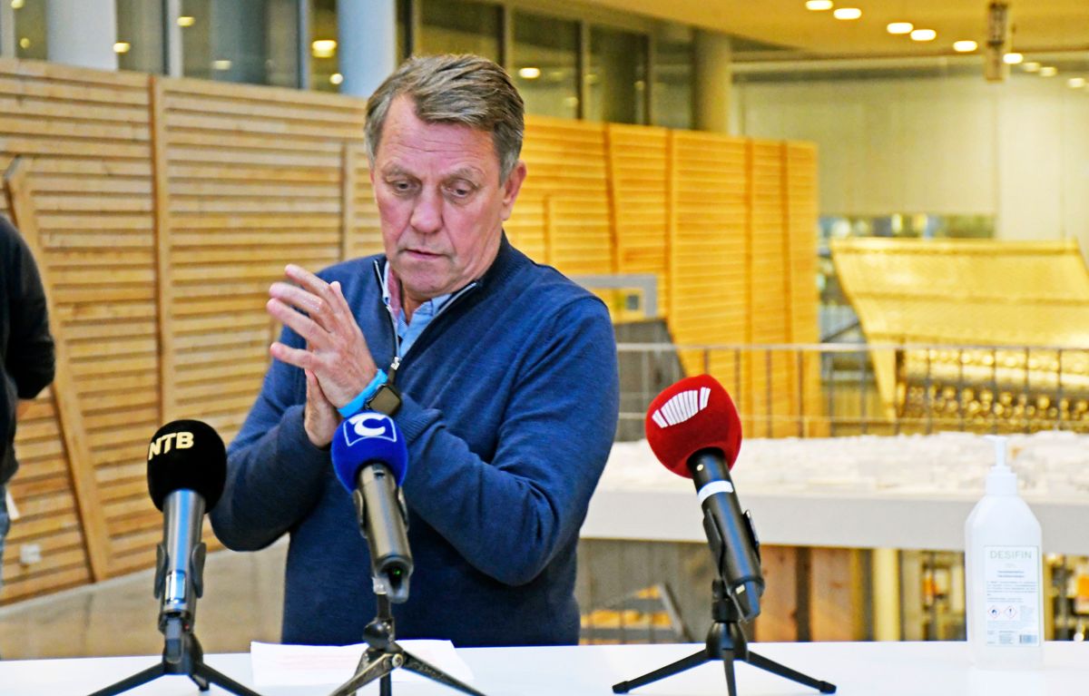 Her er ordfører Gunnar Wilhelmsen under en tidligere pressekonferanse om koronasituasjonen i Tromsø.