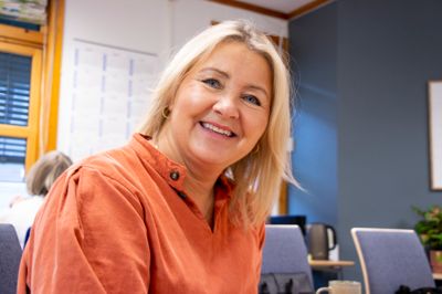 – De som ønsket seg til fagfeltet lindrende, er dedikerte til denne type jobb, sier Mona Klefsås, som er leder for lindrende enhet på Prestrudsenteret i Hamar.