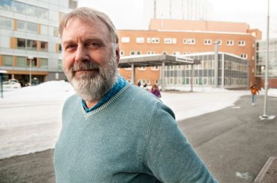 Kommunaldirektør Magne Nicolaisen i Tromsø er en av 16 medlemmer i helsepersonellkommisjonen. Han har erfart at nok helsepersonell er effektiv bruk av penger.