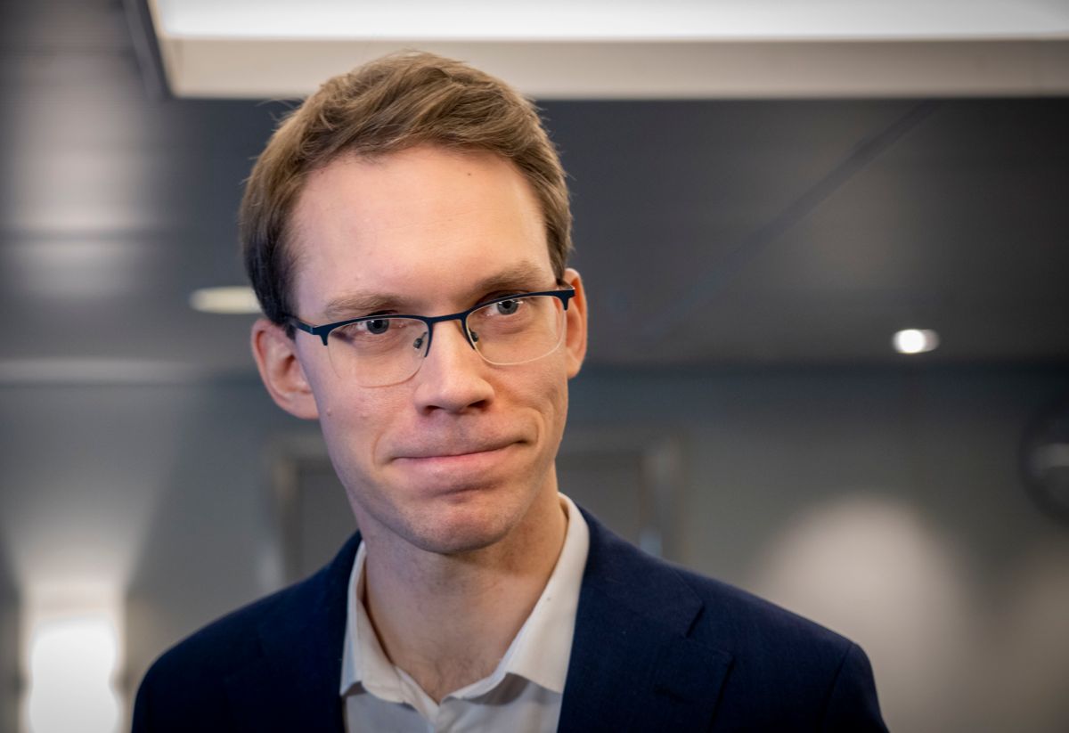 Arbeiderpartiets Eigil Knutsen håper på gode samtaler med budsjettpartner SV om regjeringens nye koronakrisepakke.