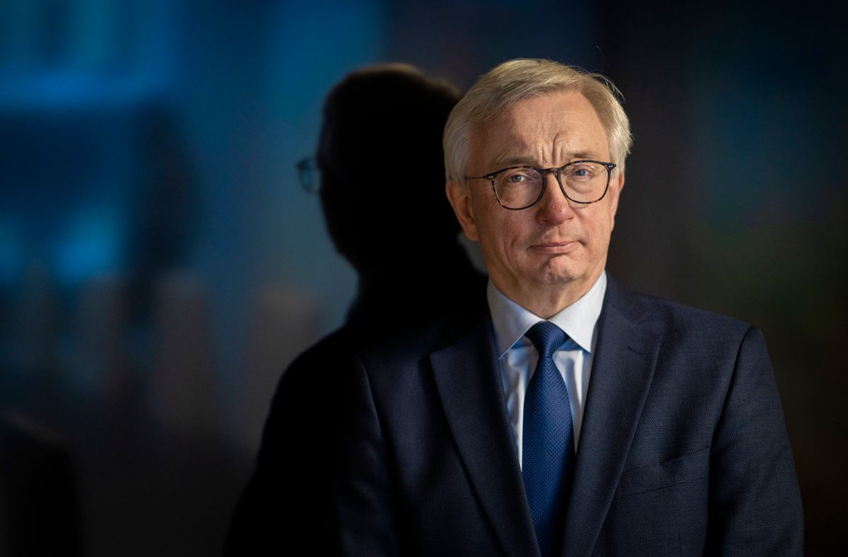 Riksrevisor Karl Eirik Schjøtt-Pedersen sier at ambisjonsnivået ofte er lavt, selv om offentlige oppdragsgivere stiller klima- og miljøkrav i mange anskaffelser.