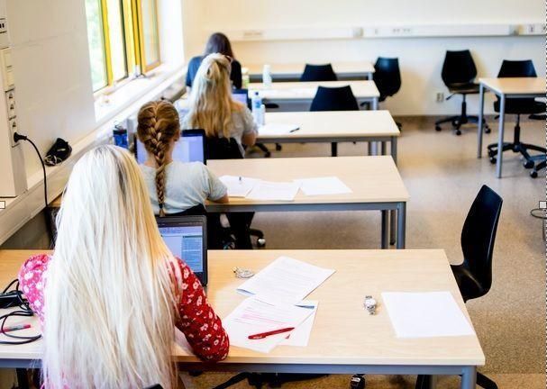 Kunnskapsministeren mener norsk skole har endret seg mye de siste årene, uten at det nødvendigvis har skjedd så mange endringer i eksamenssystemet.