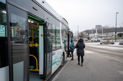 Klimakravet for bybusser skulle egentlig trådt i kraft fra 1. januar 2025, men blir nå fremskyndet til 1. januar 2024.
