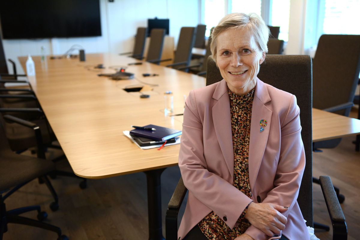 Inger Hegna gleder seg til å begynne som kommunedirektør i Arendal kommune.