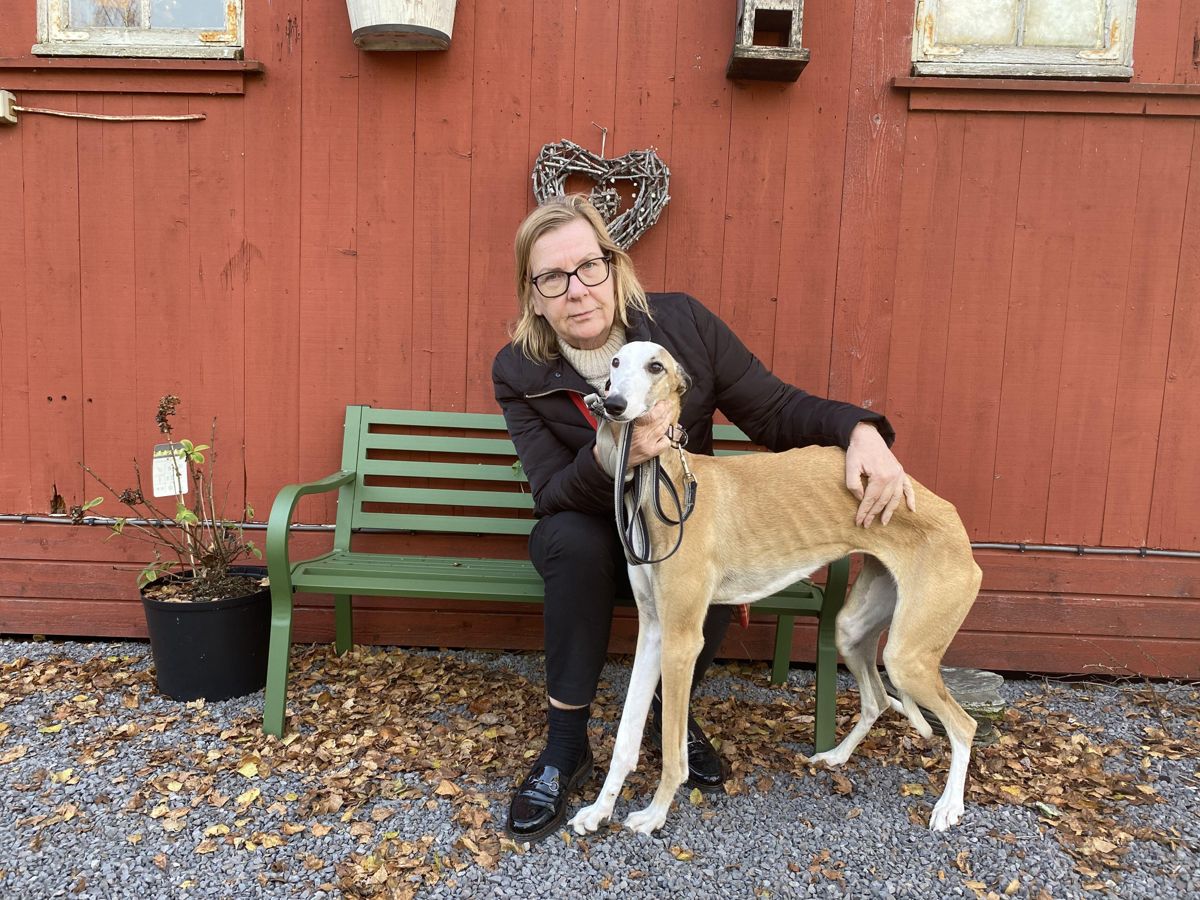 Ordfører Hilde Thorkildsen i Nittedal er blitt frikjent for korrupsjon i to rettsinstanser. Hunden Lucy har vært en god venn å ha mens saken har pågått.