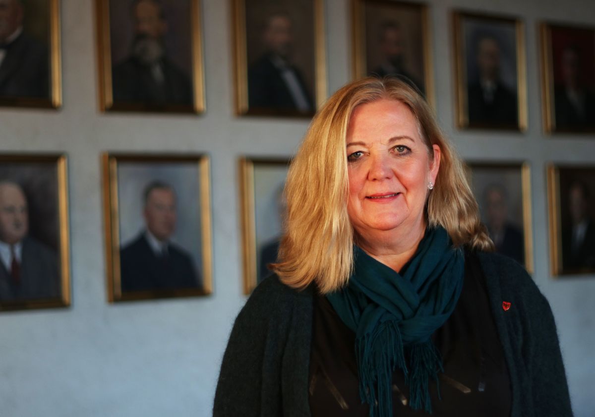 Ordfører Lillian Skjærvik (Ap) i Elverum synes saken om splitting av Innlandet fylkeskommune er veldig vanskelig.