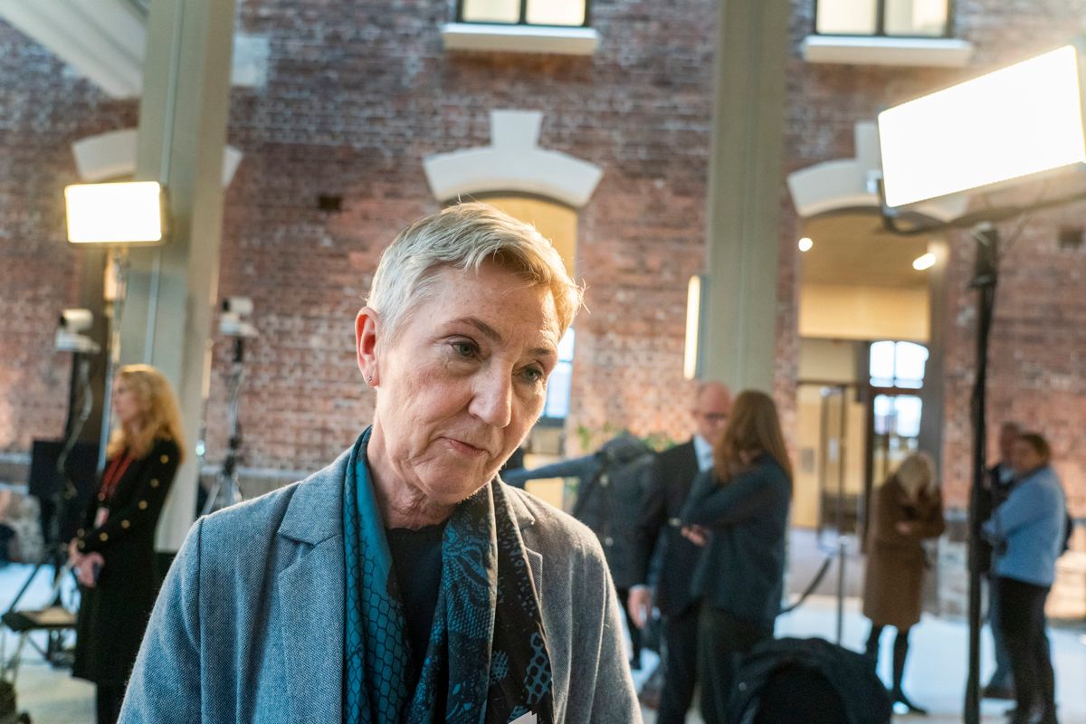 LO-leder Peggy Hessen Følsvik etter møtet i regjeringen sitt kontaktutvalg med partene i arbeidslivet.
