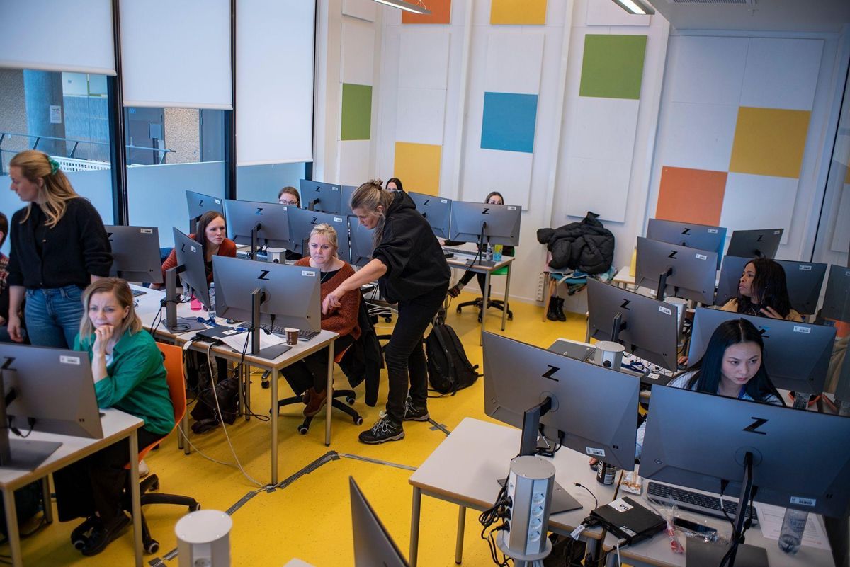 18.000 ansatte har fått opplæring i hvordan de skal bruke Helseplattformen de siste ukene. Nå har tillitsvalgte i Trondheim kommune advart om at pasientsikkerheten og journalsystemet har store tekniske svakheter.