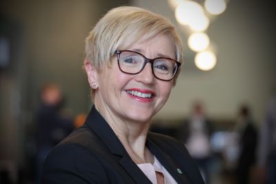 Tidligere statsråd og partileder Liv Signe Navarsete er én av tre søkere til jobben som statsforvalter i Vestland.