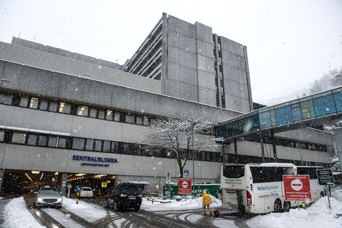 Haukeland universitetssjukehus og Helse Bergen vil bli gransket etter at en tenåringsgutt ble innlagt for underernæring i januar. Dette er det fjerde tilsynet som utløses i Bergen etter innleggelsen.