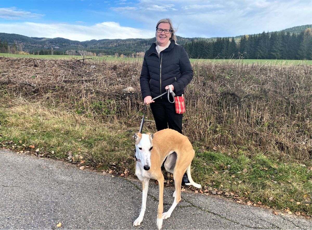 Nittedal-ordfører Hilde Thorkildsen er frifunnet for grov korrupsjon i lagmannsretten. Her sammen med hunden Lucy.