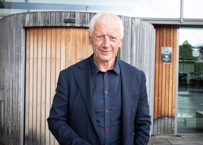 Tidligere Hamar-ordfører Einar Busterud (BBL) fylte 70 år ei uke etter valget i september, men har ingen planer om å gå i hi.