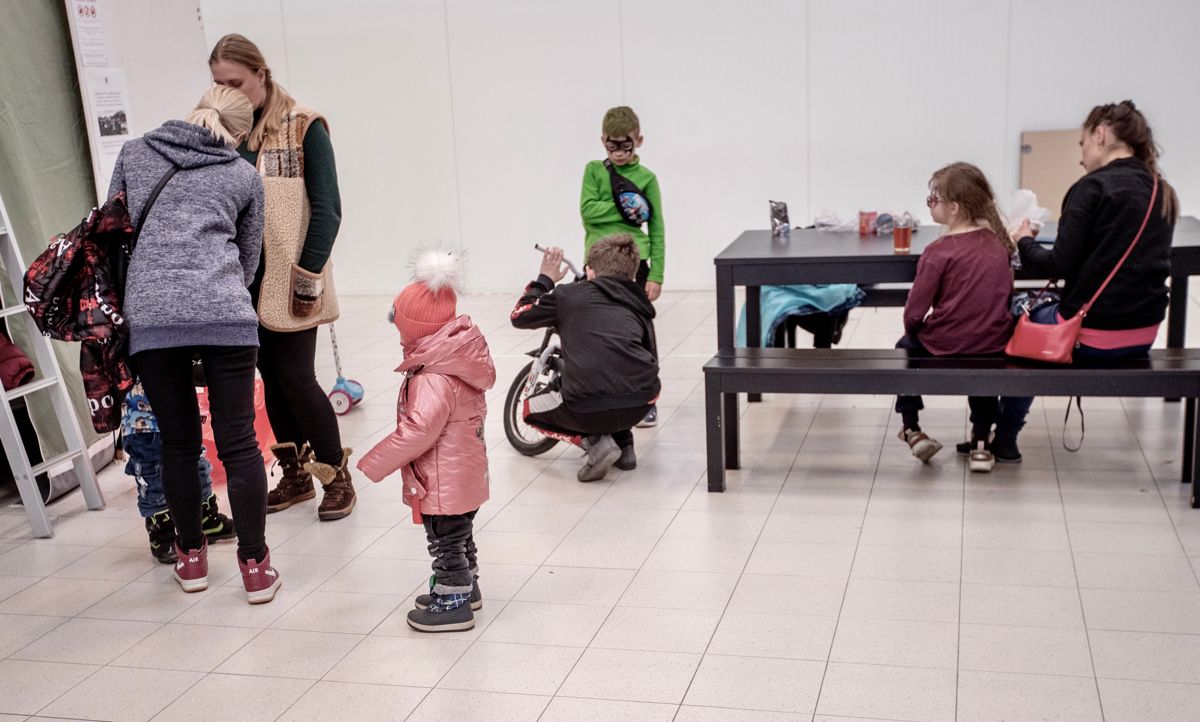 Det er nå bosatt 5.200 ukrainske flyktninger i Norge, ifølge Integrerings- og mangfoldsdirektoratet (IMDi). Omtrent like mange har fått tildelt kommune, men venter på å få komme dit. Foto fra Nasjonalt mottakssenter i Råde i mars.
