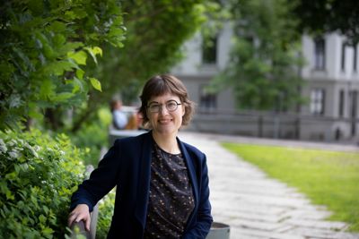 Anne Balke Staver, forsker ved OsloMet, ser at ulik praksis for ukrainere og andre flyktninger skaper utfordringer for dem som jobber i det kommunale systemet.