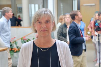 Kommunedirektør i Kristiansand, Camilla Dunsæd, mener det ikke er forsvarlig å dele opp kommunen i to eller tre kommuner igjen.