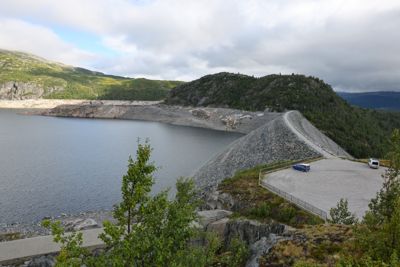 Vannstanden er lav i Vatnedalsvatn, det største magasinet i Otravassdraget i Bykle.