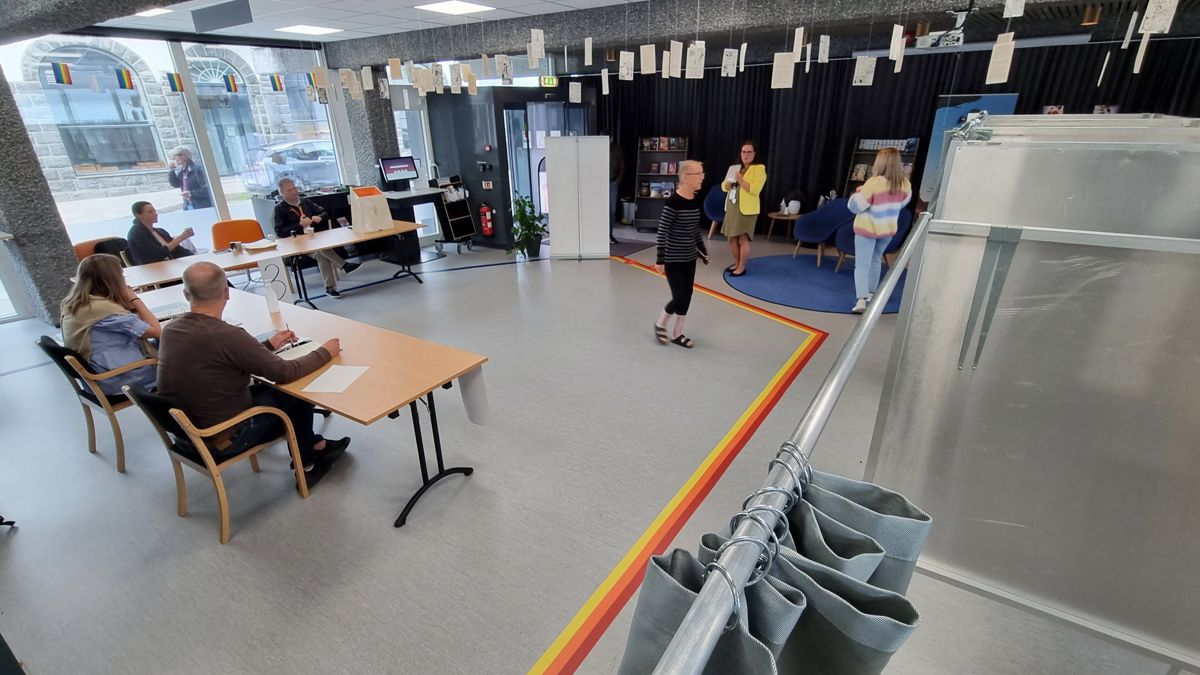 Valget er i gang i Måløy i tidligere Vågsøy kommune.