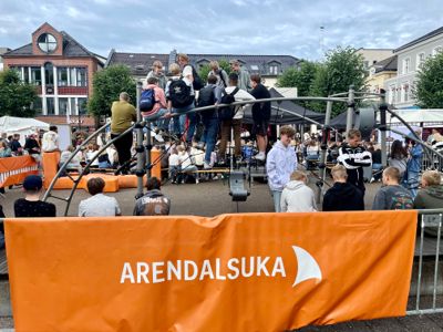 Debattgodbitene står i kø under Arendalsuka. Det er 1.970 arrangementer og 1.373 aktører i sving i år. En markert økning fra i fjor.