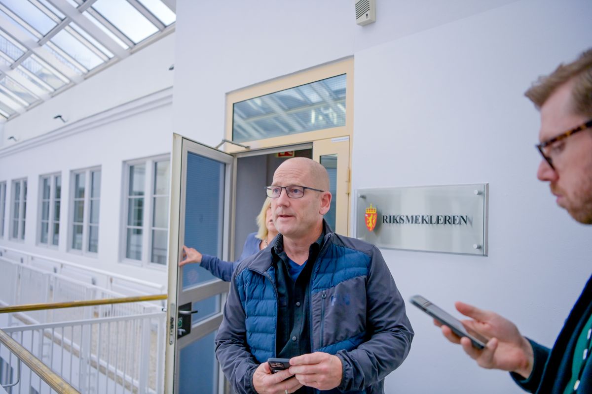 Utdanningsforbundets leder Steffen Handal under møtet mellom partene i lærerstreiken på Riksmeklerens kontor i Oslo lørdag.