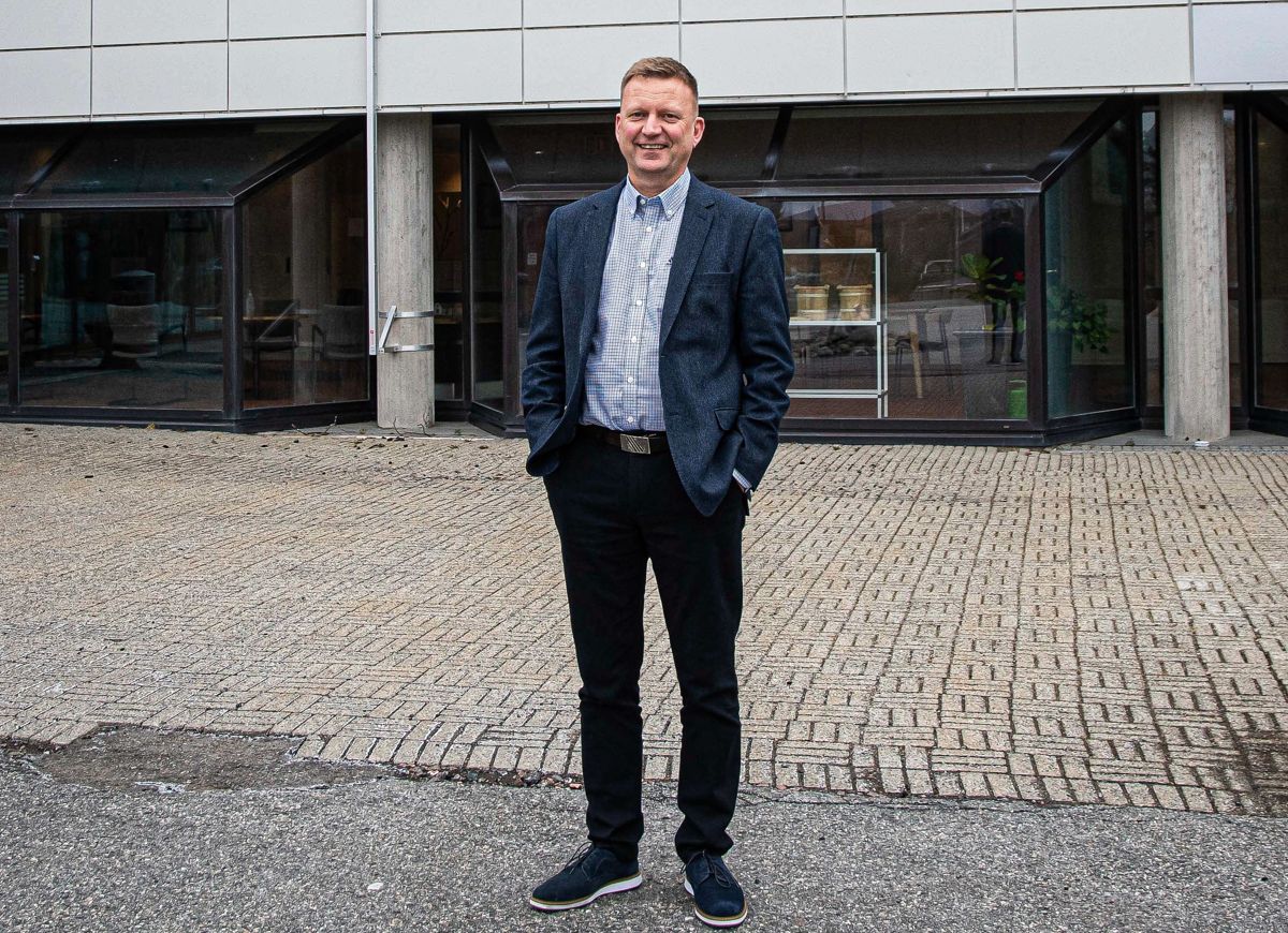 Kommunedirektør Johnny Breivik i Øygarden angrer så langt ikke på at kommunen byttet pensjonsleverandør.