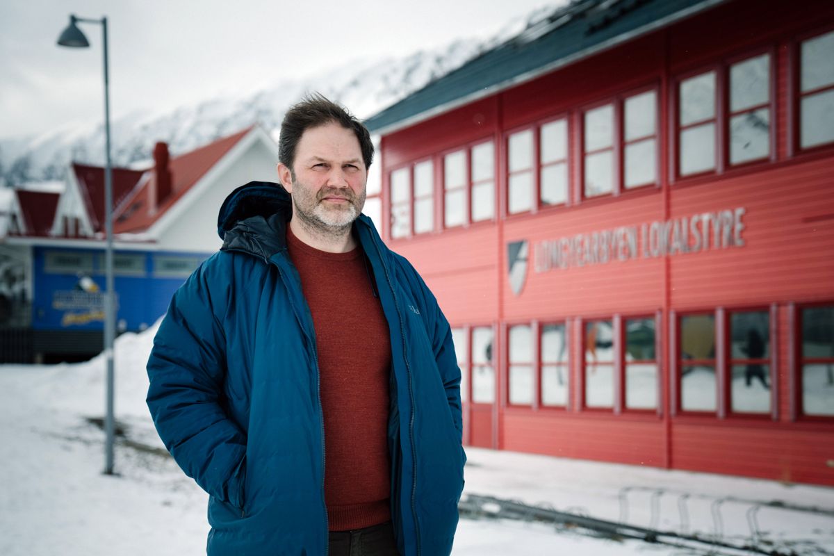 Lokalstyreleder Arild Olsen (Ap) i Longyearbyen har tro på at lokalsamfunnet skal klare å redusere energibruken og gå over til fornybar energi i årene framover.