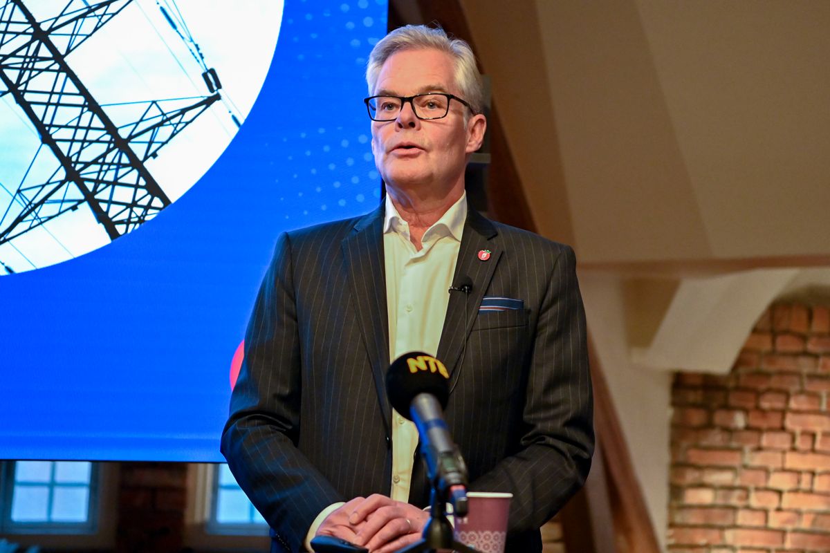 Hans Andreas Limi under presentasjonen av Fremskrittspartiets alternative statsbudsjett for 2023.
