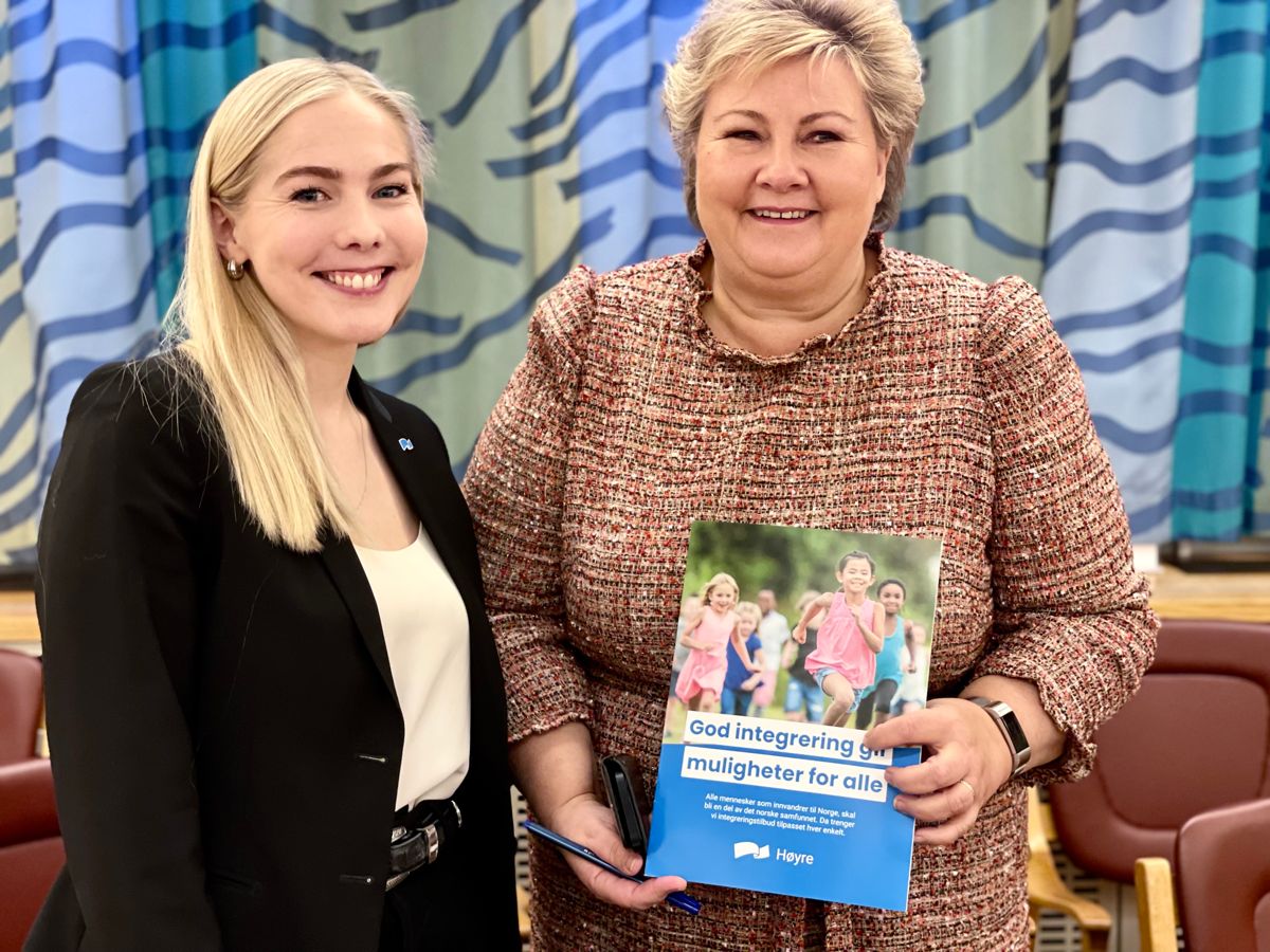 Innvandringspolitisk talsperson Mari Holm Lønseth i Høyre og partileder Erna Solberg la tirsdag fram partiets nye integreringspolitiske program.