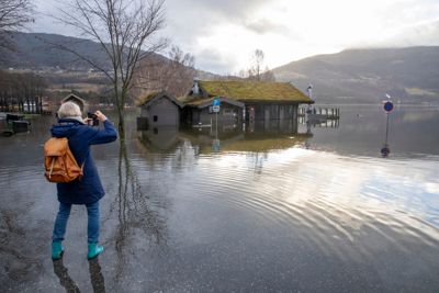 Fjoråret var et vått år i Norge, med 5 prosent mer nedbør enn normalt. Her fra flommen i Voss i november.