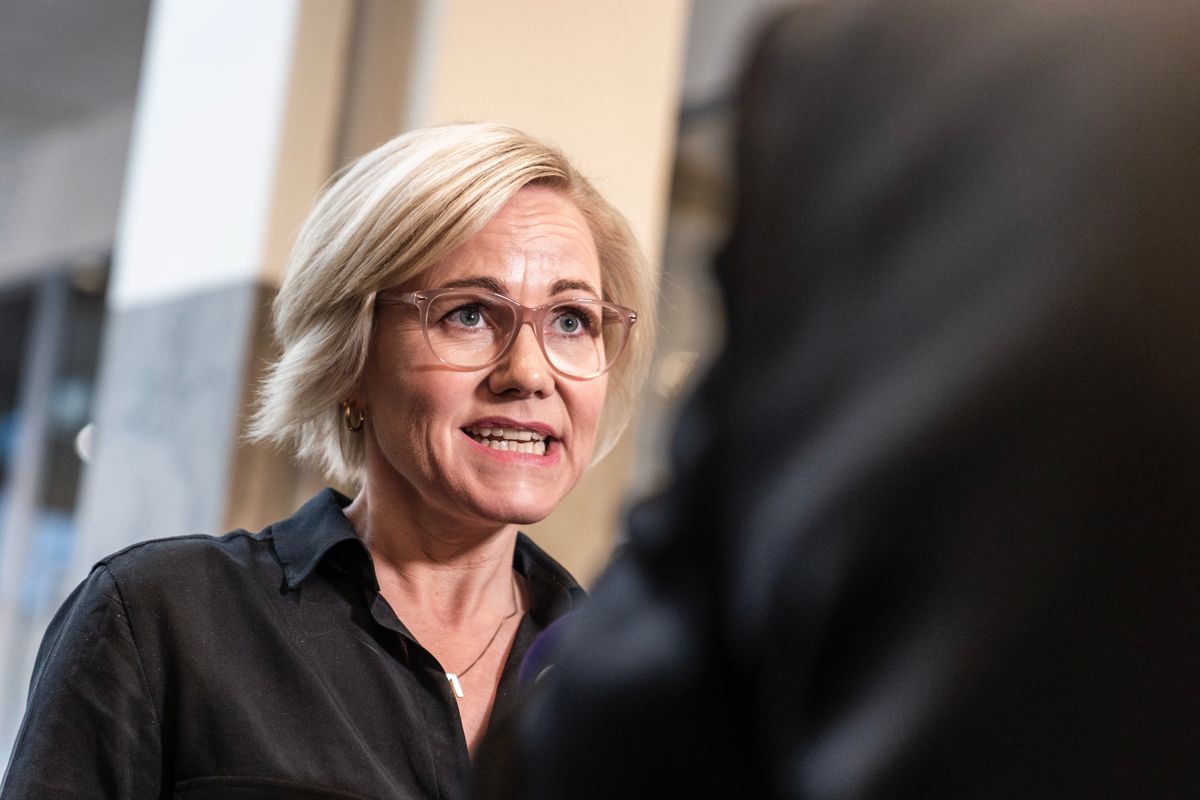 Helse- og omsorgsminister Ingvild Kjerkol (Ap) trakk fram det offentlige tilbudet som grunnplanken i kommunenes helse- og omsorgstjenester.