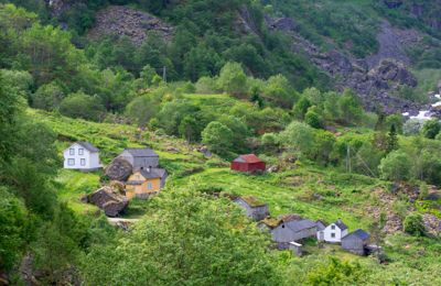 Når byggforskriften endres 15. mars blir det på visse vilkår tillatt å bygge nytt i Øvre Eidfjord, selv om det ligger i fareområdet for skred fra Tussafoten. Det ustabile fjellpartiet i Eidfjord overvåkes kontinuerlig av NVE.