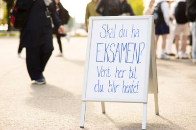 Eksamens lokale på Åssiden Videregående skole før eksamen i norsk blir gjennomført. Foto: Frederik Ringnes / NTB