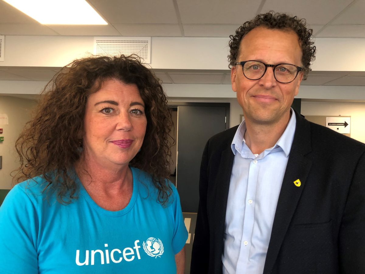 Det er så store forskjeller mellom kommuner i tilbudet til barn at pengene bør øremerkes, mener direktør i Unicef Norge, Kristin Oudmayer. Ordfører Jarand Felland (Sp) i Tokke er ikke enig.