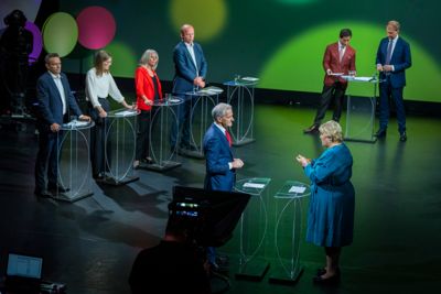 Jonas Gahr Støre og Erna Solberg duellerte om eiendomsskatt under NRKs direktesendte Partilederdebatt på kulturhuset i Arendal.